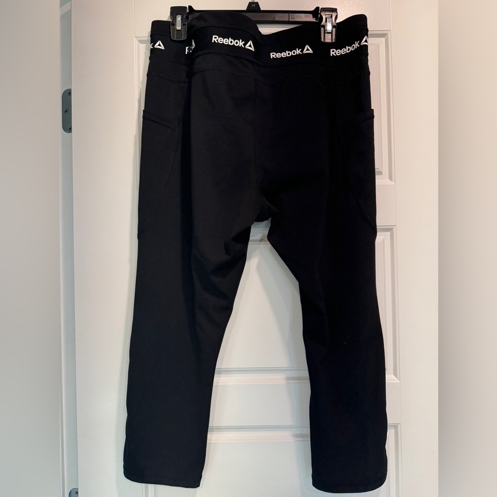 Reebok Crop Workout Leggings 21" Inseam Womens XL Gym Strength Training Running - Picture 3 of 10
